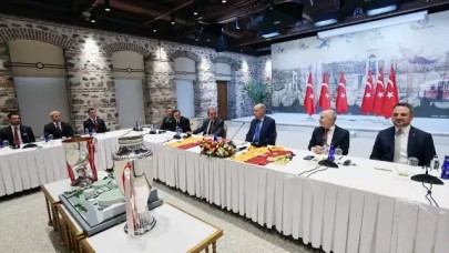 Dolmabahçe’de Sarı-Kırmızı Rüzgar