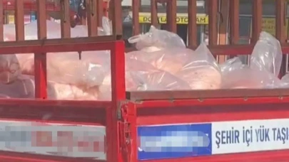 Şanlıurfa'da Kavurucu Sıcakta Açık Kamyonette Et Taşımaya Tepki