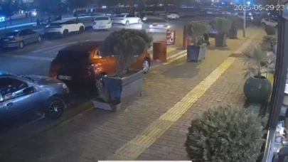 Şanlıurfa'da Kontrolden Çıkan Araç Kaza Yaptı