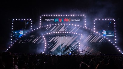 Murat Dalkılıç, Şanlıurfa’da Yeni Şarkısını Seslendirdi