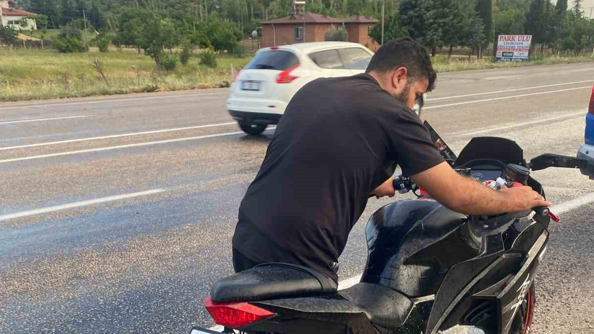 Motosiklet devrildi: 1 yaralı