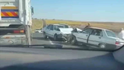 Şanlıurfa'da 2 araç kafa kafaya çarpıştı