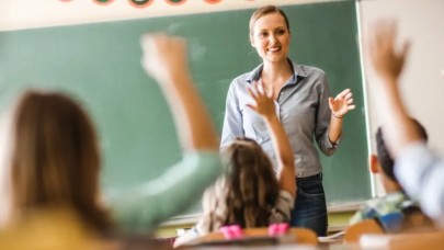 Temmuz’da Öğretmen Maaşlarına Yüzde 15 Zam Geliyor