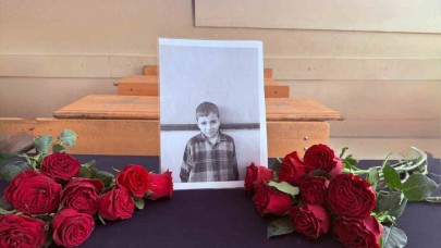 6 Yaşındaki Çocuğun Masasına Anlamlı Veda