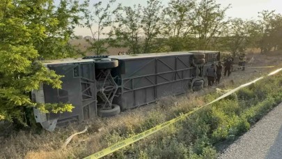 Konya’da yolcu otobüsü devrildi