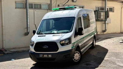 Kilitli odada ölü bulunan anne ve kızının cenazeleri yakınlarına teslim edildi