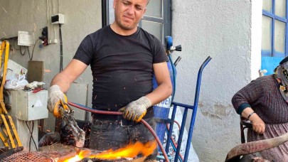 Metal ustaları bayramda tezgahlarını kelle ütmek için açıyor