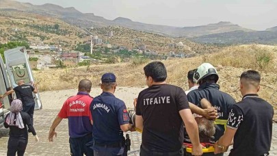 Sürücüsünün kontrolünden çıkan kamyon, çukura düştü: 2 yaralı