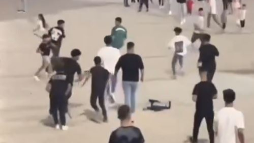Topçu Meydanı Çocuklara Kaldı, Vatandaş Şikayetçi