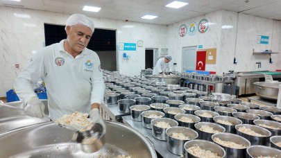 HALİLİYE BELEDİYESİ’NDEN İHTİYAÇ SAHİPLERİNE SICAK YEMEK HİZMETİ