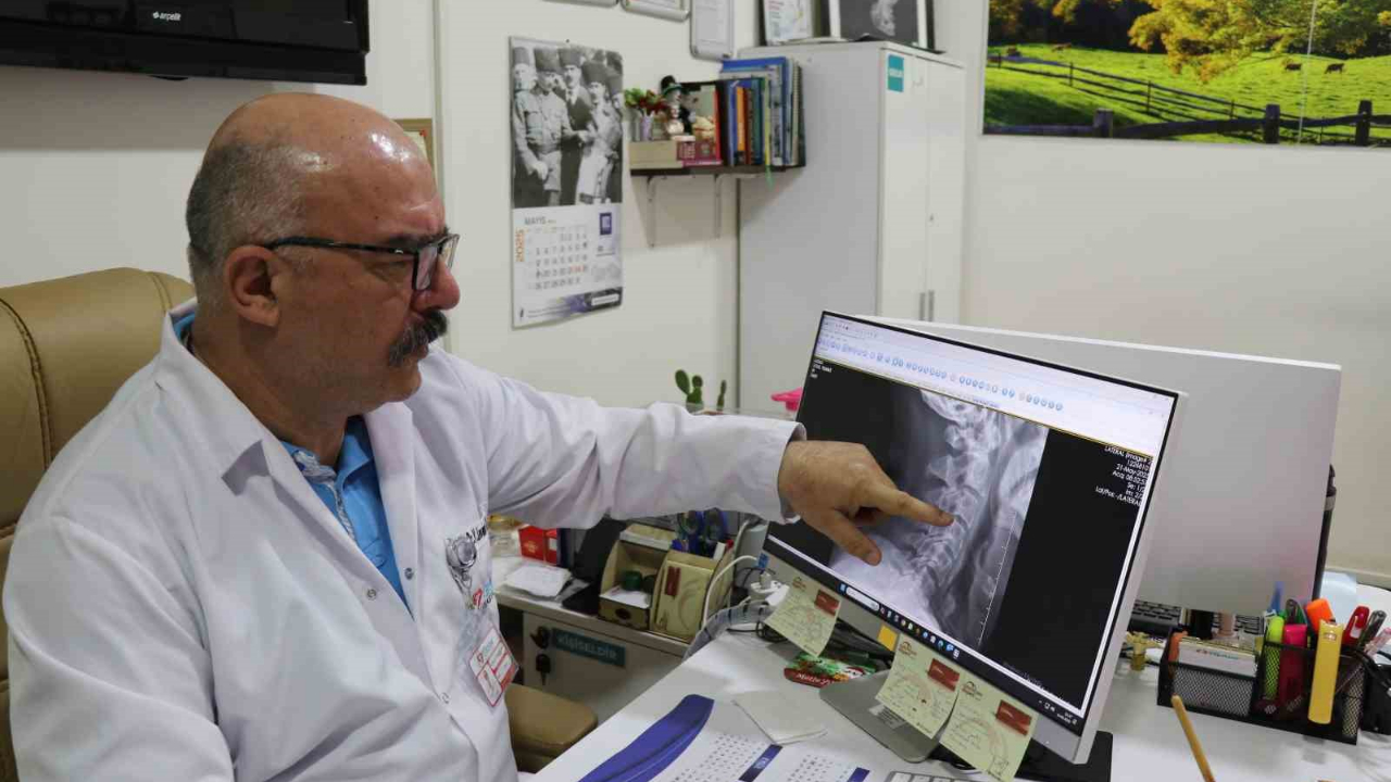 Dijital bağımlılık ilkokul çocuklarında dahi boyun fıtığı oluşturuyor