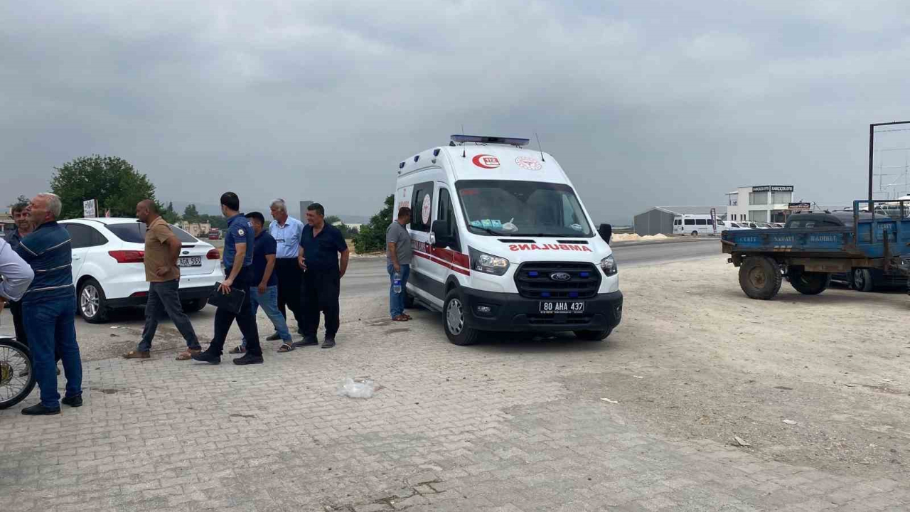 Araçla çarpışan motosikletteki 2 kişi yaralandı