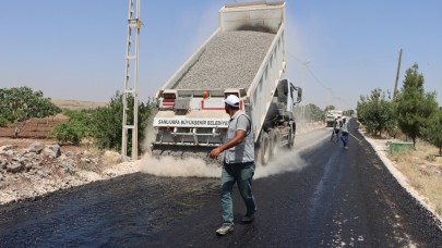 BÜYÜKŞEHİR, KARAKÖPRÜ’NÜN KIRSAL YOLLARINI YENİLİYOR