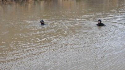 Şanlıurfa'da kanala 2 giren 2 kişi akıntıya kapıldı