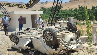 Kontrolden çıkan otomobil şarampole yuvarlandı: 1 ölü, 1 yaralı