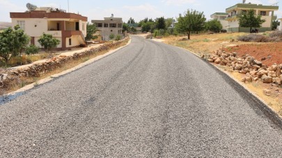 BOZOVA’DA 6 MAHALLEYİ BİRBİRİNE BAĞLAYAN YOL ASFALTLANDI