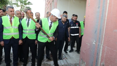 Şanlıurfa Cezaevi'ne ilk balyozu Başkan vurdu