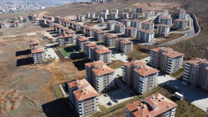 TOKİ Evlerindeki İşçilik Hataları Tepki Çekiyor!