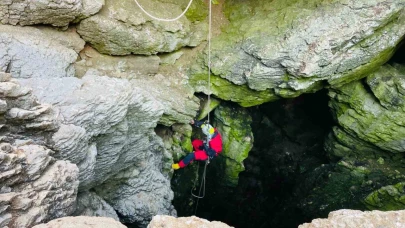 Mağaralarda bulunan ilginç jeolojik oluşumlar incelendi
