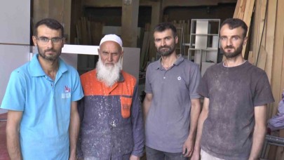 Marangoz baba ve 3 oğlu aynı mesleği yapmanın gururunu yaşıyor