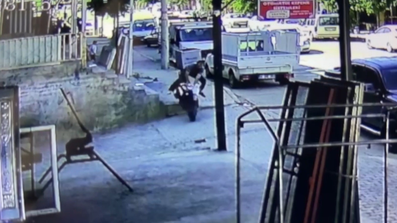 Motosiklet kazasında facianın eşiğinden dönüldü
