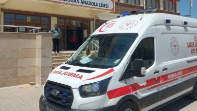 YKS’de fenalaşan iki aday hastaneye kaldırıldı