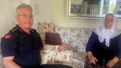 Şehit annesi evladının silah arkadaşlarını konuk etti