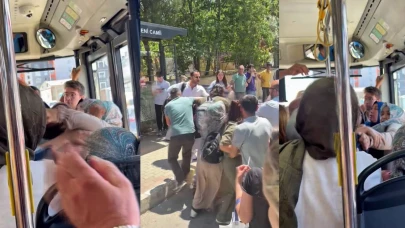 Otobüste yer verme kavgası: Kadın yolcular birbirine girdi