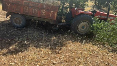 Devrilen traktörün altında kalan sürücü hayatını kaybetti