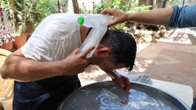 Adana’da Kavurucu Sıcak, Fırıncılar Buzlu Su ile Serinliyor