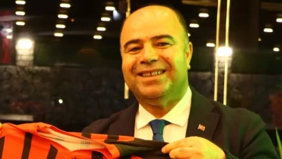 Bakmayın siz Nihat Başkanın güldüğüne!