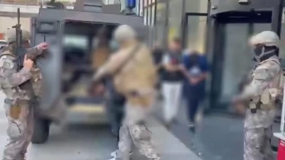 İnternet üzerinde faizsiz kredi arayanları hedef alan şebekeye "Akbaba Operasyonu": 18 tutuklama