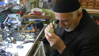 Yarım asırdır zamanı ayarlıyor