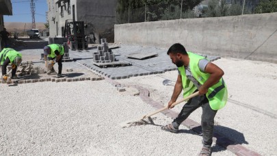 HALİLİYE’DE 17 EKİP İLE YOL YAPIM VE ONARIM ÇALIŞMALARI SÜRÜYOR