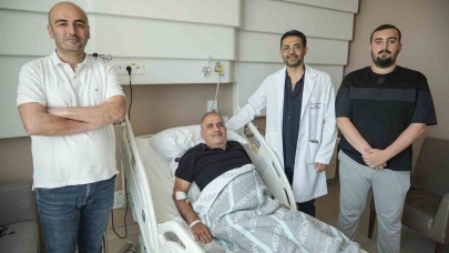 İki böbreğinde tümör tespit edilen hasta, kapalı cerrahiyle sağlığına kavuştu