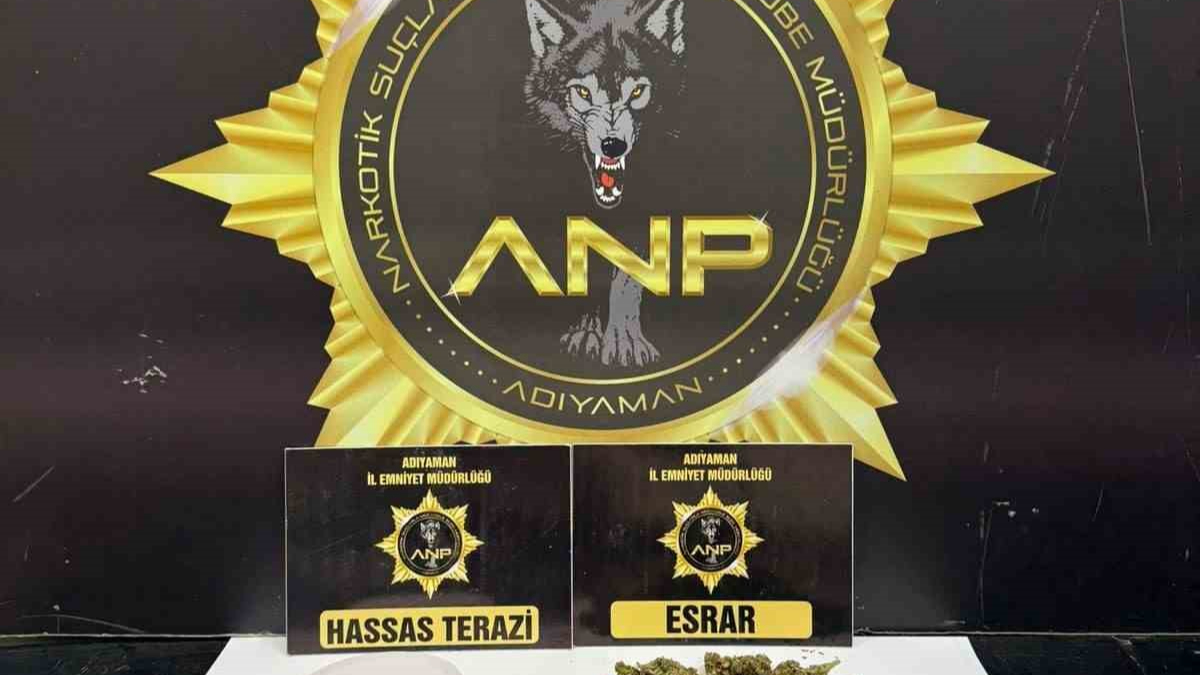 Şüpheli araçta uyuşturucu ele geçirildi: 3 gözaltı