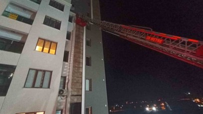 Apartman dairesinde çıkan yangın söndürüldü