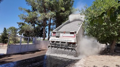 BÜYÜKŞEHİR, BİRECİK’TE ULAŞILMADIK MAHALLE BIRAKMIYOR