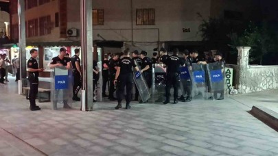 Apartmanın giriş katına sığınan firari şahıs ikna sonucu teslim oldu