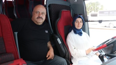 Hayalini gerçekleştirdi, kocası ile aynı otobüste şoförlük yapıyor