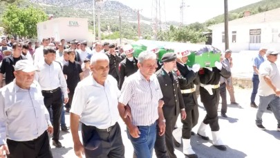 Şanlıurfa’da Şehit Düşen Askerin Annesine Askeri Veda