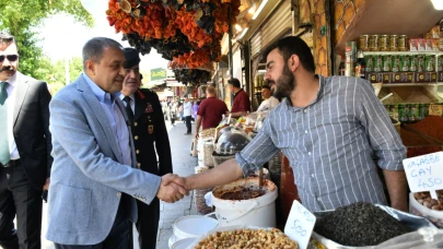 Şanlıurfa esnafı bindiği dalı kesmemeli