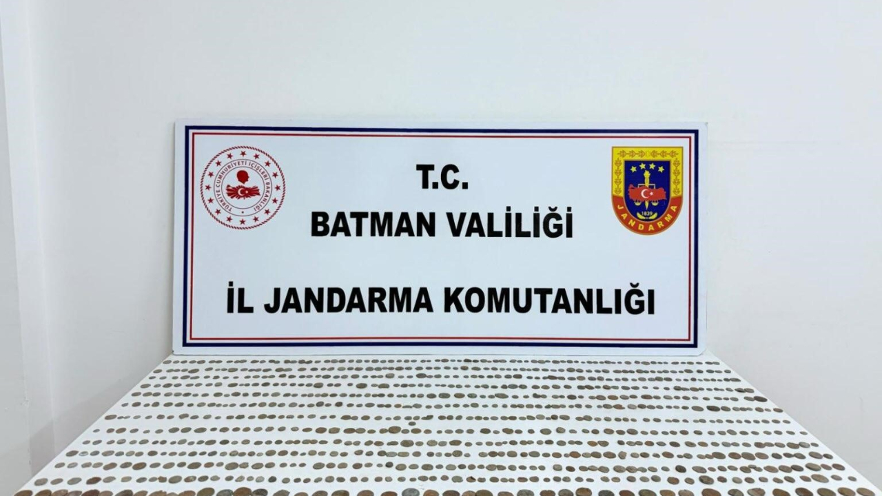 Müşteri kılığına giren jandarma ekipleri bin 245 sikke ele geçirildi