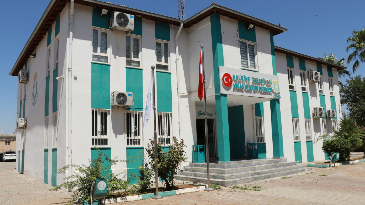 HALİLİYE BELEDİYESİ’NDEN KISAS’A SANAT ELİ: ÇOCUKLAR BAĞLAMAYLA TANIŞIYOR