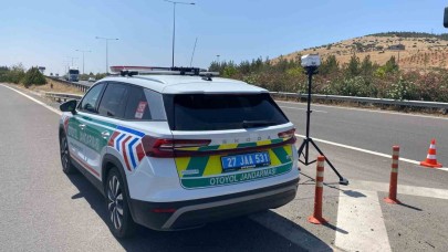 Hız sınırını aşan sürücülere ceza yağdı