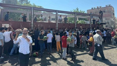 Vatandaşa 27 ton karpuz dağıttı