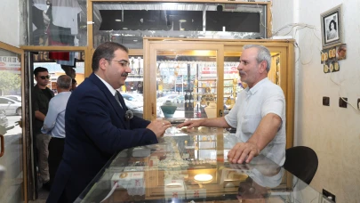 BAŞKAN CANPOLAT, AÇIKSU CADDESİ’NDE ESNAF VE VATANDAŞLARLA BULUŞTU
