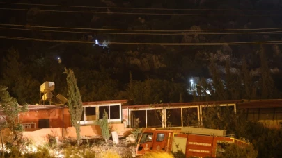 Teklif Etti, Alev Aldı! Hatay’da Havai Fişekler Yangın Çıkardı
