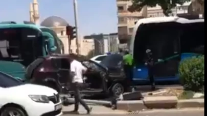 Şanlıurfa'da halk otobüsü kaza yaptı