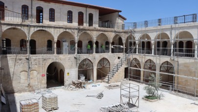 BÜYÜKŞEHİR’İN RESTORASYON ÇALIŞMALARI TURİZME NEFES ALDIRIYOR